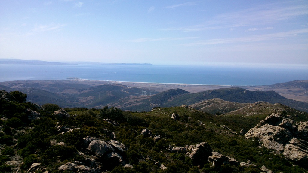 Algo único en el mundo. La vista de Tarifa y África desde las antenas. MtbTarifa