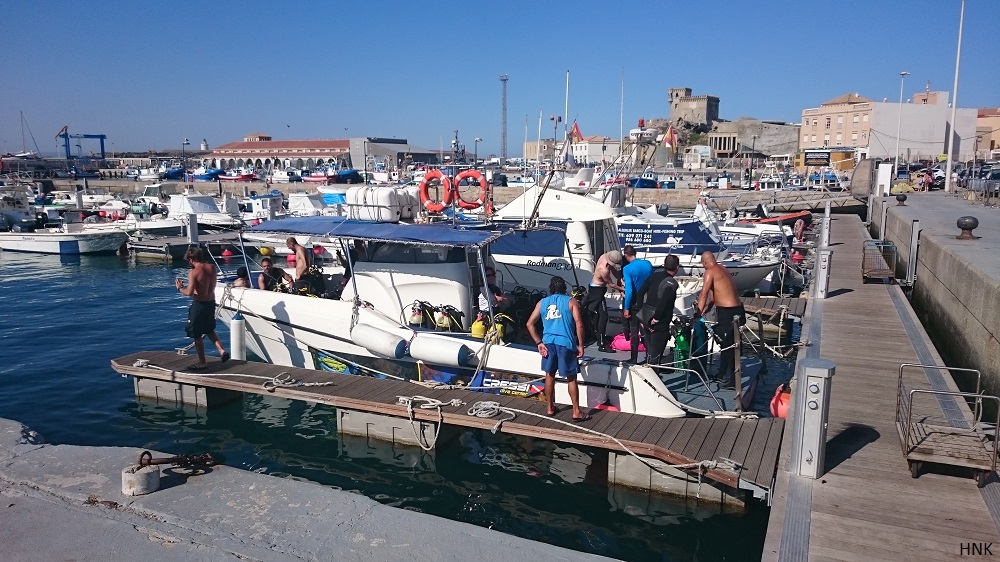 Escuela de Buceo Yellow Sub en el Puerto de Tarifa