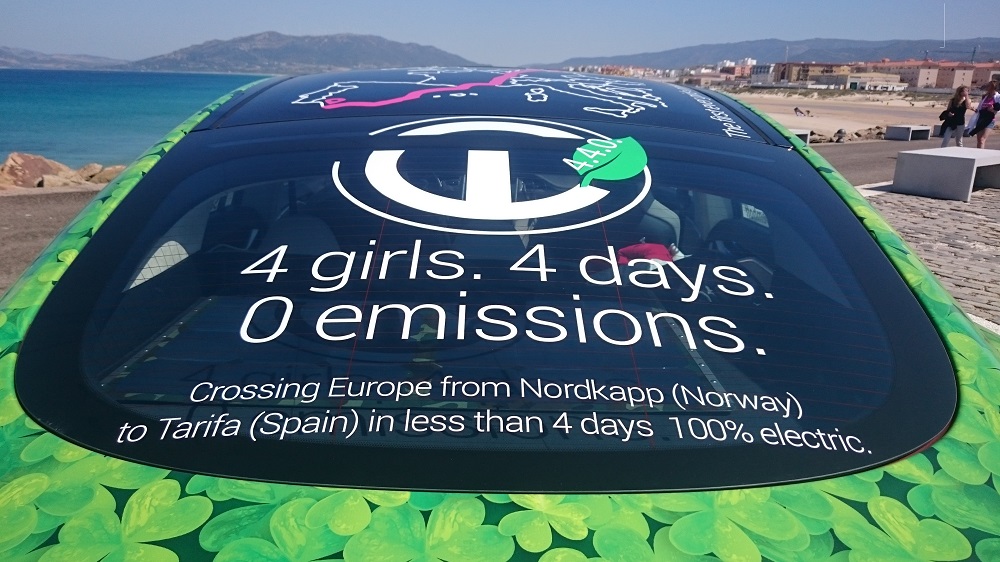 4 GIRLS 4 DAYS 0 EMISSIONS IN TARIFA