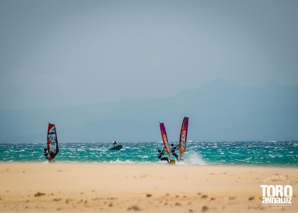 Travesía la bahía de Tarifa windsurfing